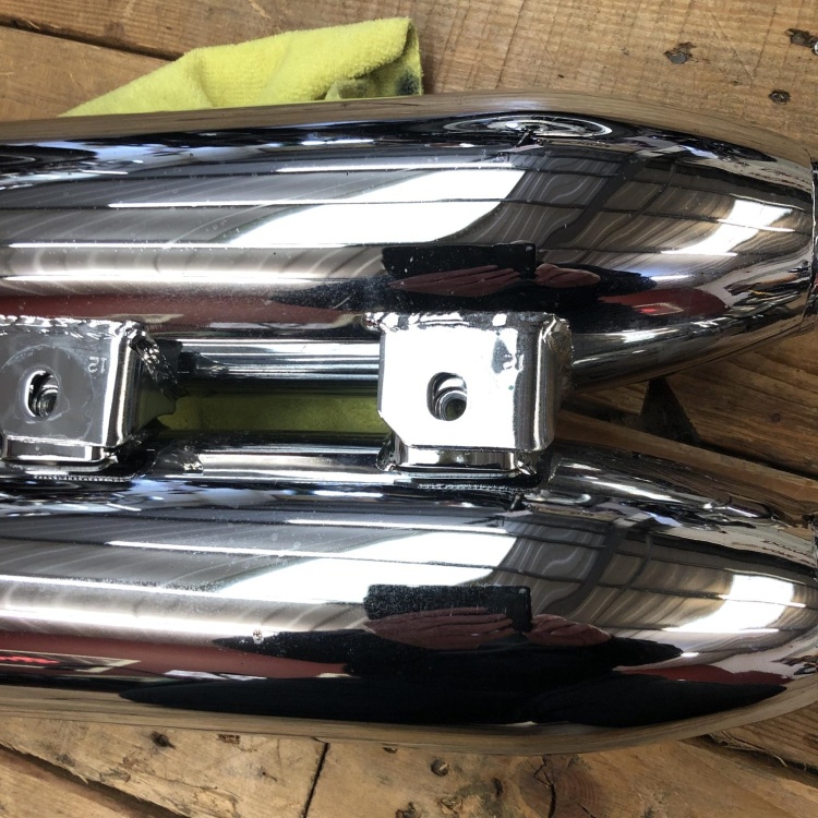 Indian Scout / Bobber / Rogue Chrome Silencers with Black Tips (pair)